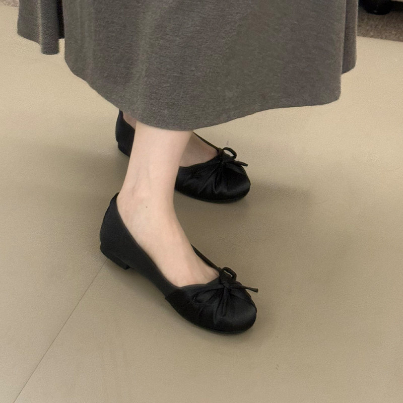 أحذية نسائية مسطحة جديدة لعام  - مراجعة Women Fashion Heels وسعره
